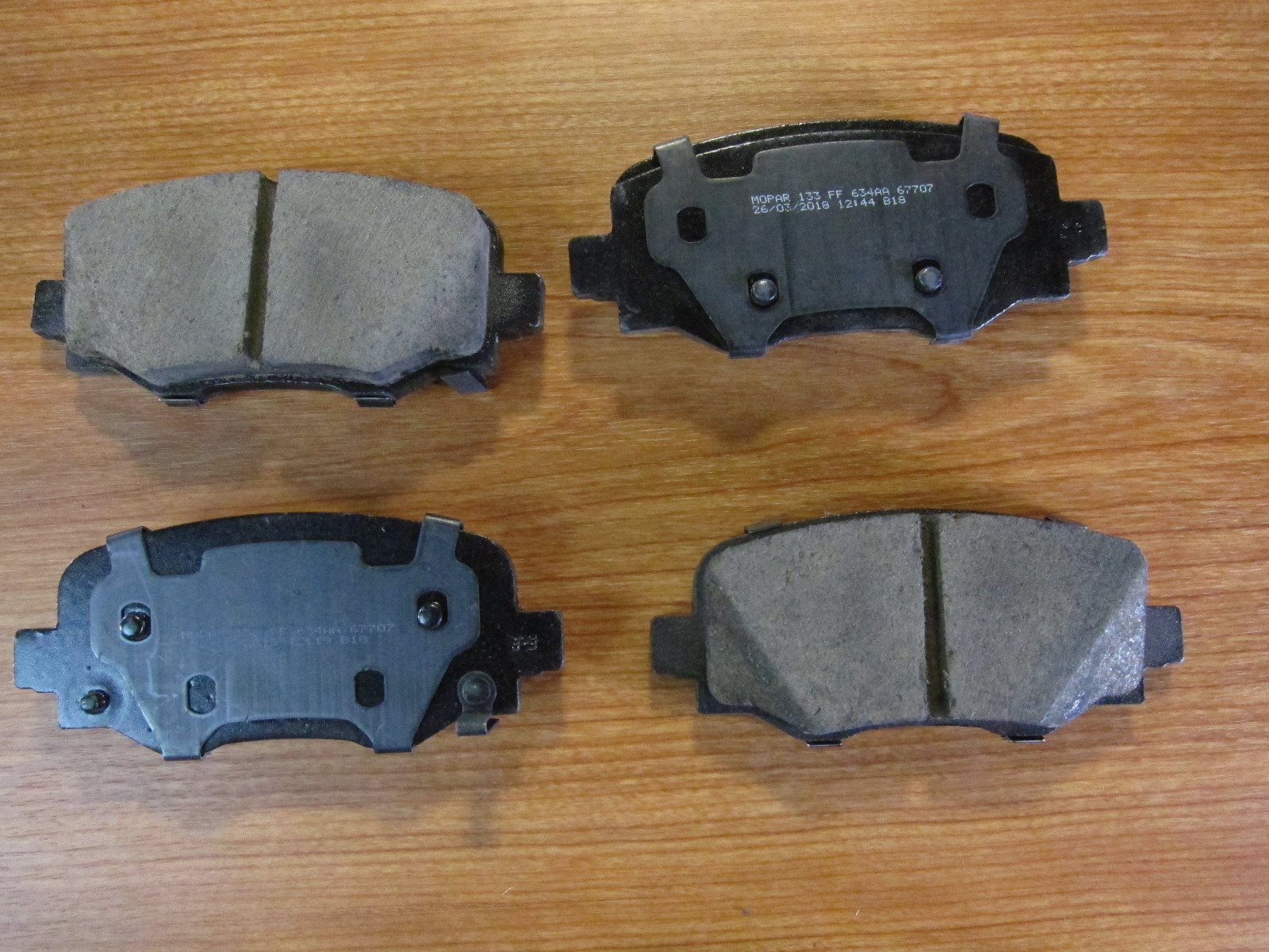 20152020 Jeep Renegade Replacement Rear Brake Pads New Mopar OEM eBay