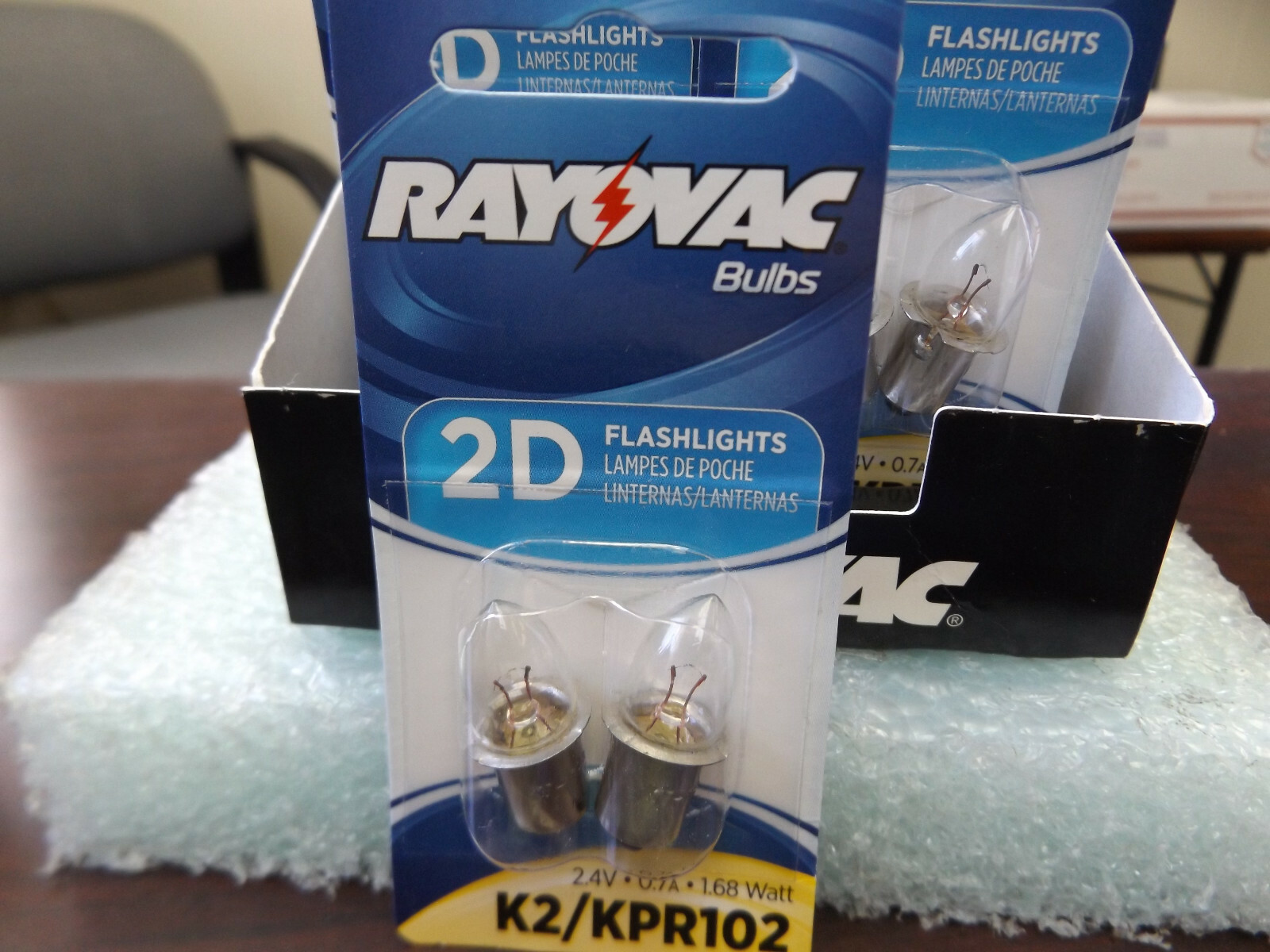 WHOLESALE LIQUIDATION RAYOVAC K2/KRP102 BULBS LOT OF 12  2 BULBS PER PACK NOS