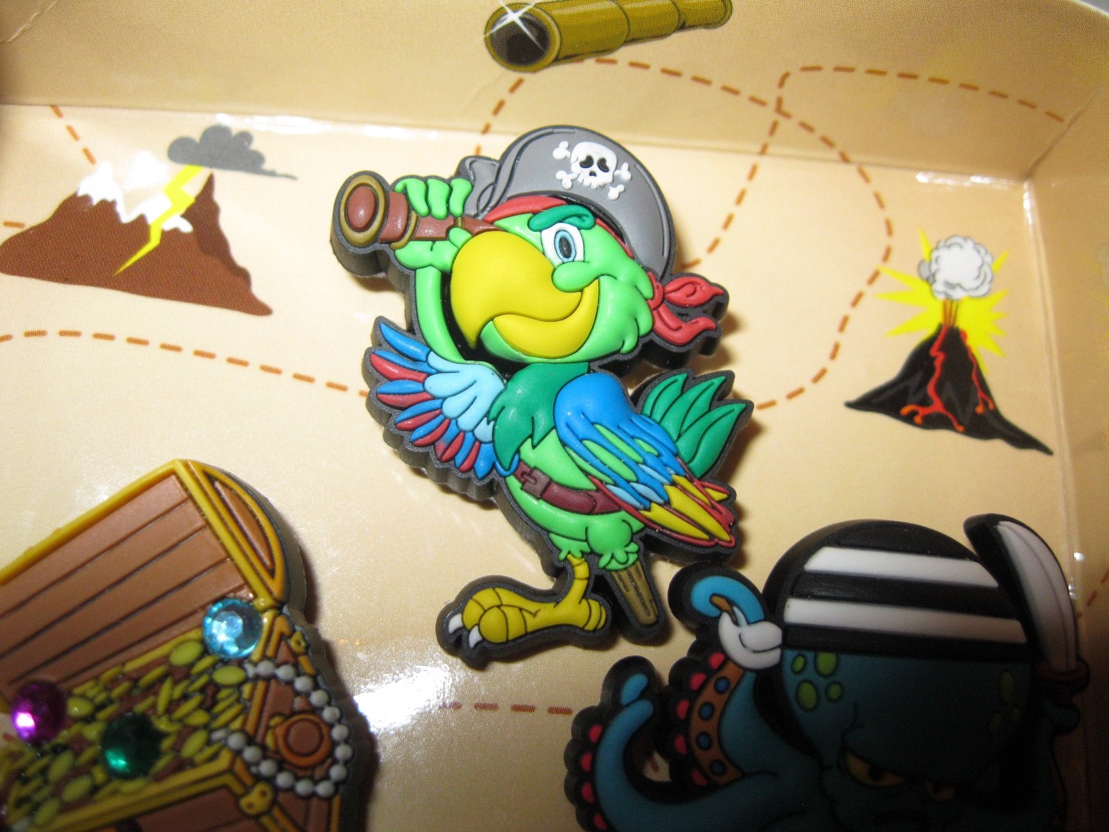 Jibbitz Crocs Authentic Genuine NEW Pirate Parrot Treasure Chest Octopus SET 15'