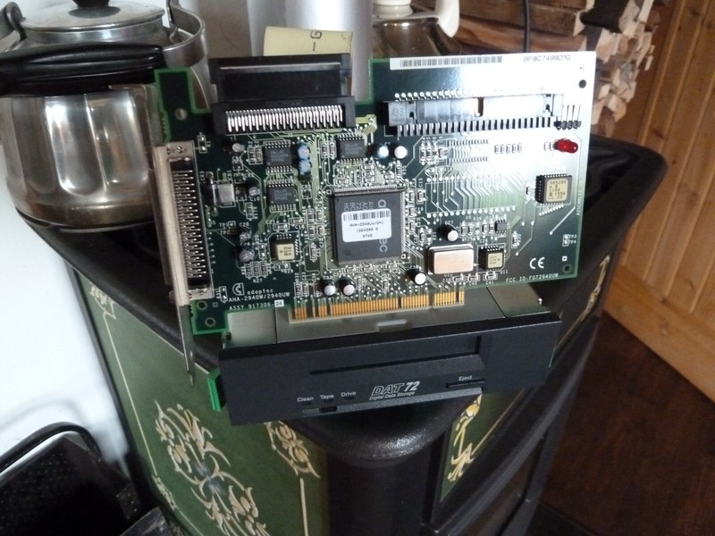 Certance Seagate Cd72lwh Bandlaufwerk + Adaptec Aha-2940uw Scsi Controller Top