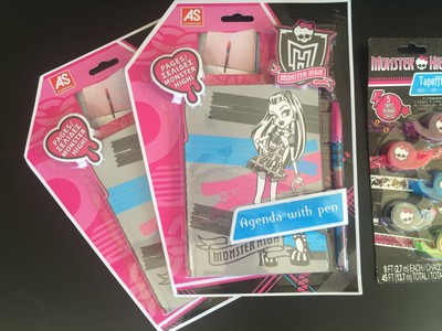2 Monster High Agenda Pads w/ Pen, tapeffiti and Hair Streaker w/ Hair ties