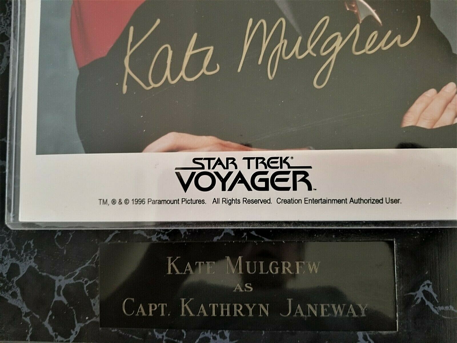 Star Trek USS Voyager Autograph Kate Mulgrew 8x10