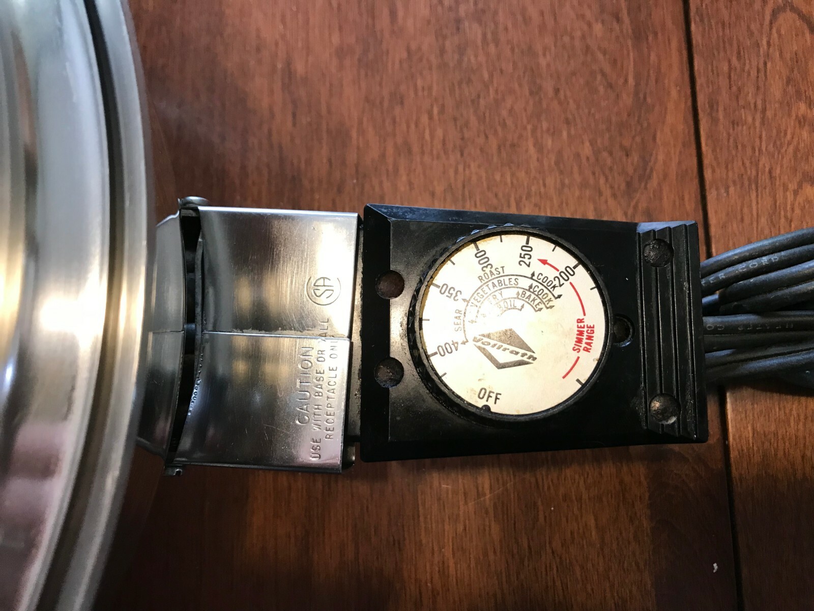 VOLLRATH ELECTRIC SKILLET FRYING PAN STAINLESS STEEL  Model No 24 1200 watts