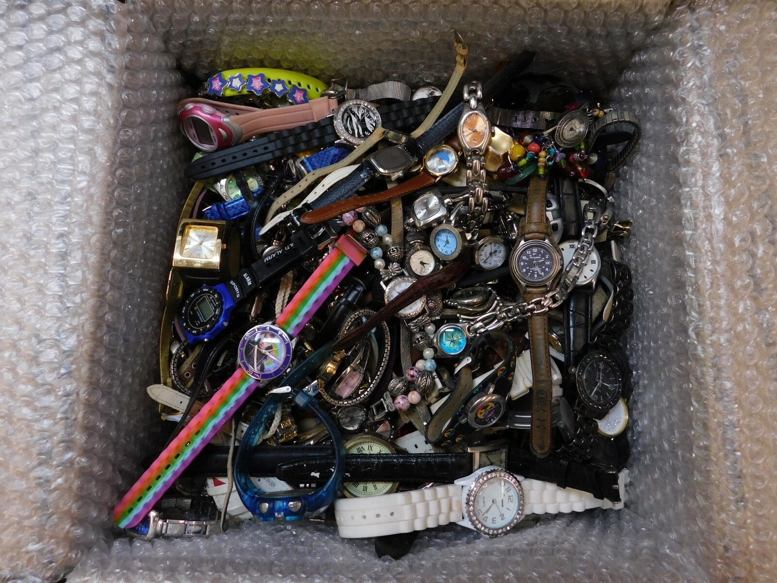 Large Mixed Lot of Men's/Ladies' Watches - 20 LBS - Parts/Repair/Steampunk/Art