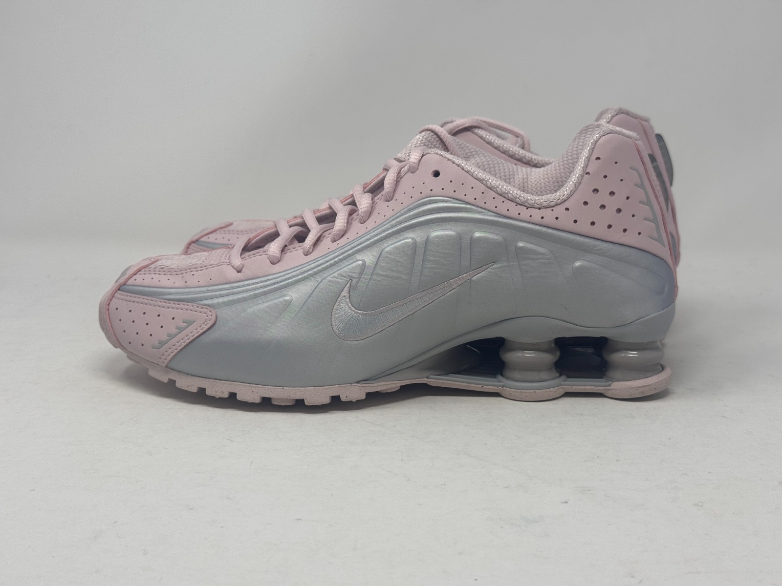Size 8 - Nike Shox R4 Barely Rose Metallic Platinum AR3565