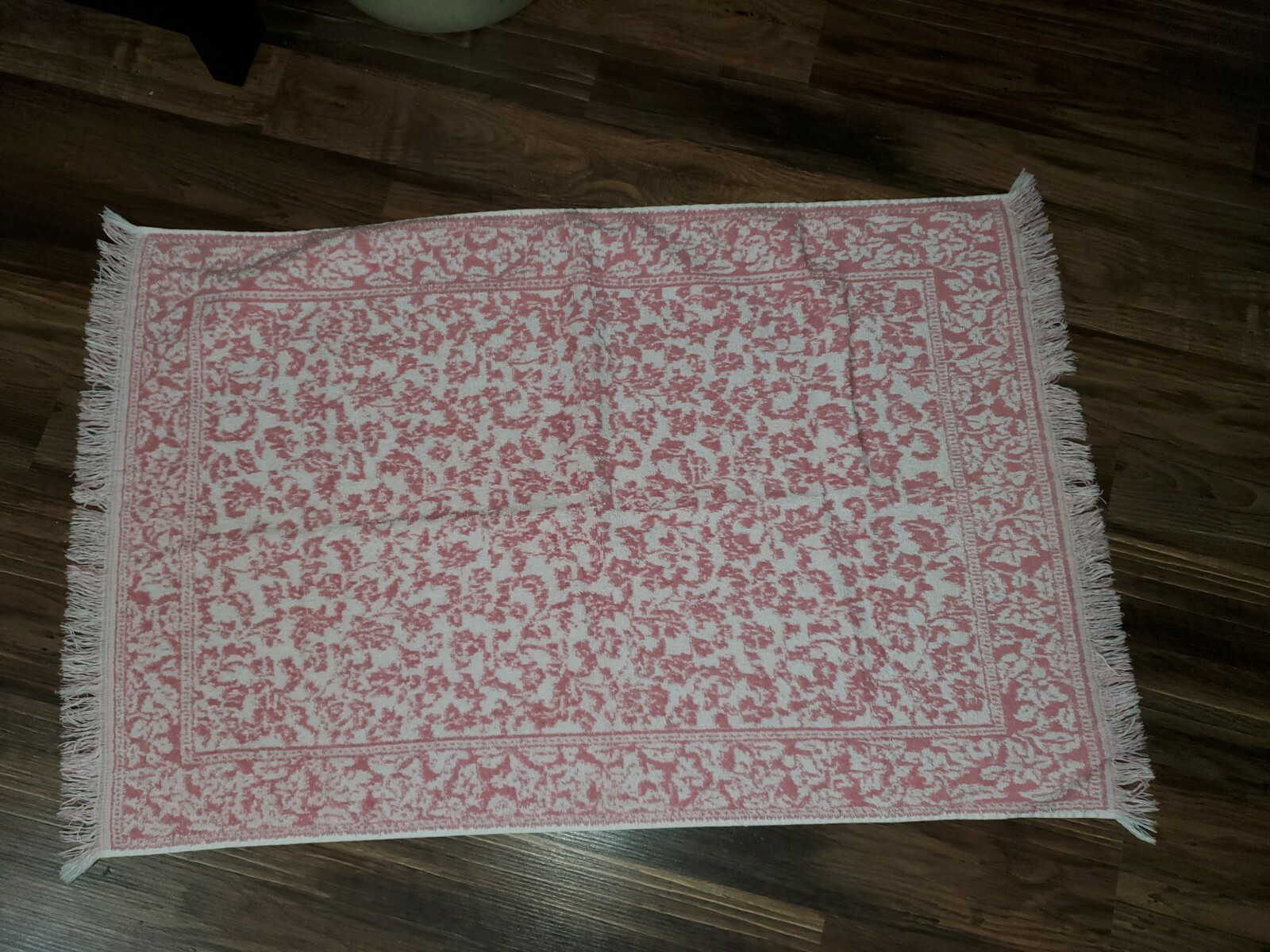 Vintage Cannon Pink & White Vine Fringed Bath Towels Set Of 2