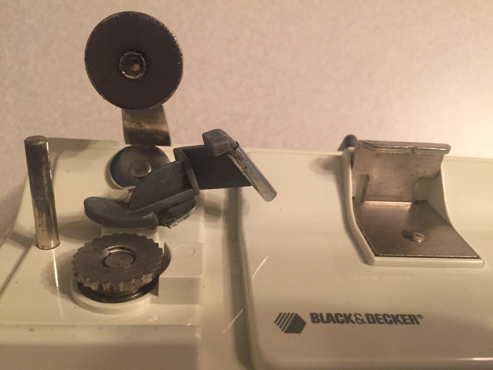 Black & Decker Spacemaker Under Cabinet Can Opener EC60G Type 1