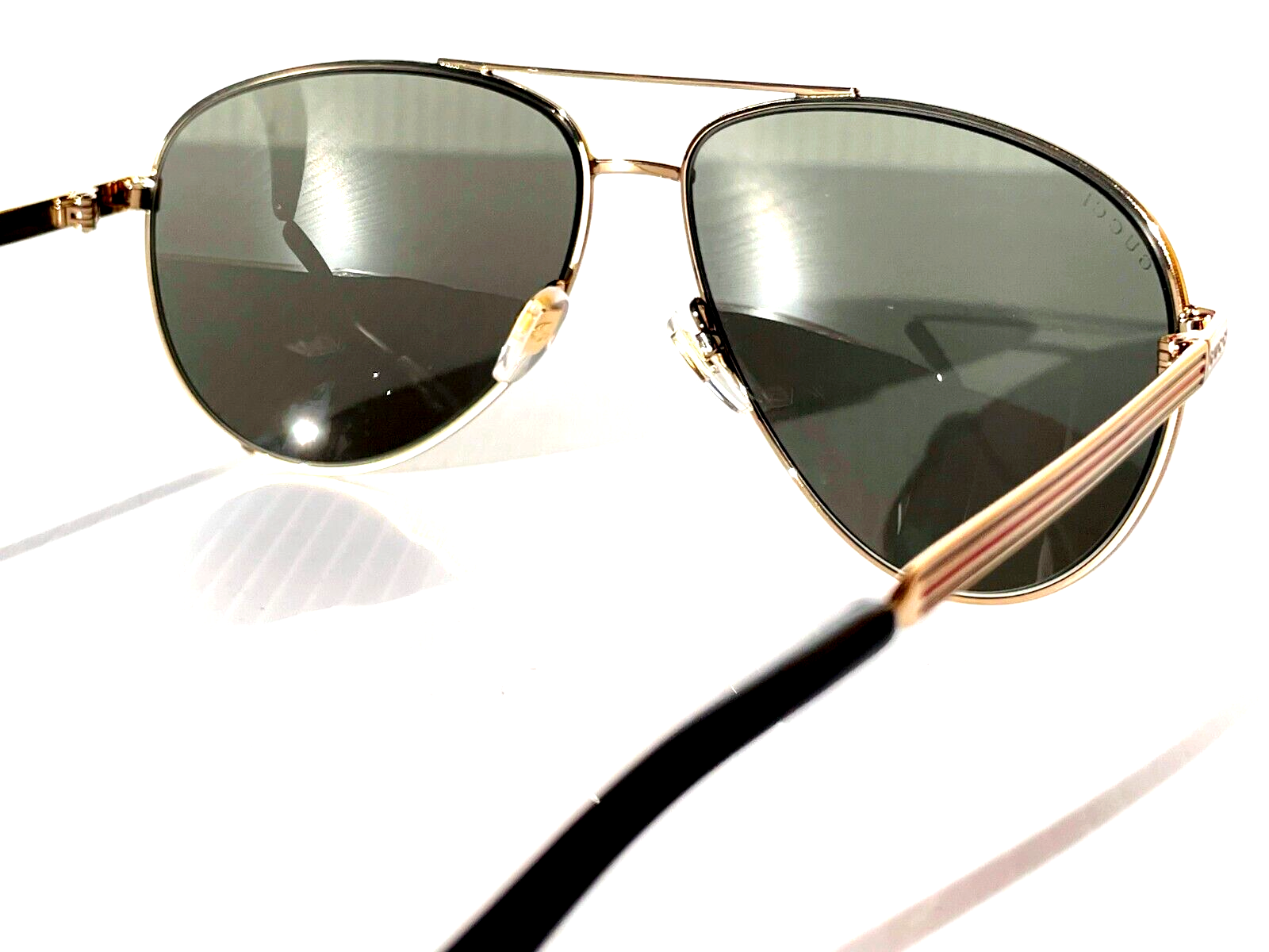 Pre-owned Gucci Gold Aviator With 61mm Red Green Frame W Grey Lens Sunglass Gg0137s In Gray