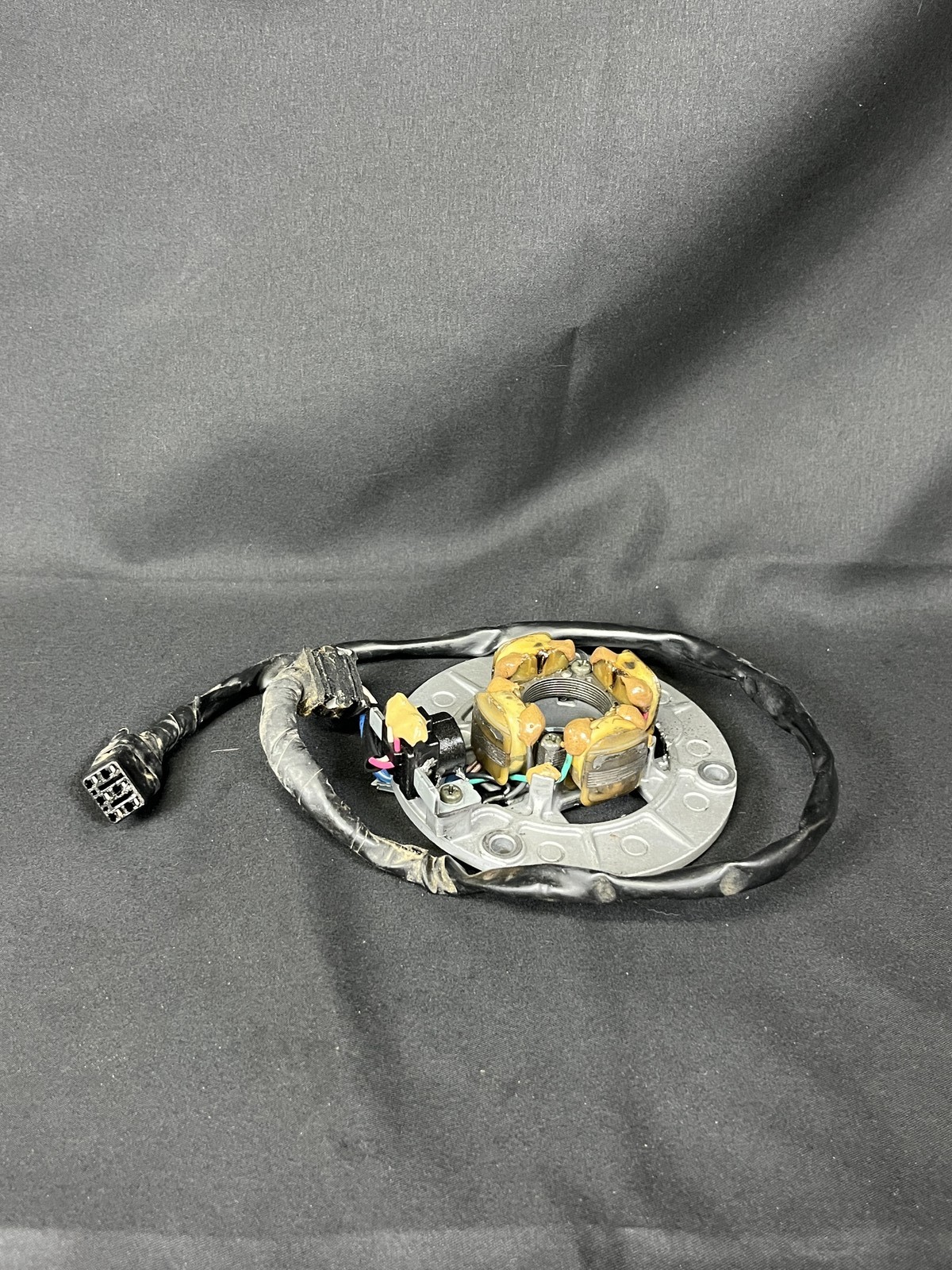 2004 04 Yamaha YZ250F Stator *untested* OEM 5XD-85560-09-00
