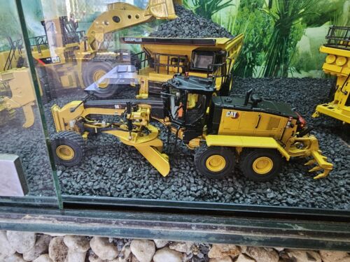 Diecast Masters 85507 - Caterpillar CAT 16M3 Motor Grader Diecast Masters 85507 - Caterpillar CAT 16M3 Motor Grader