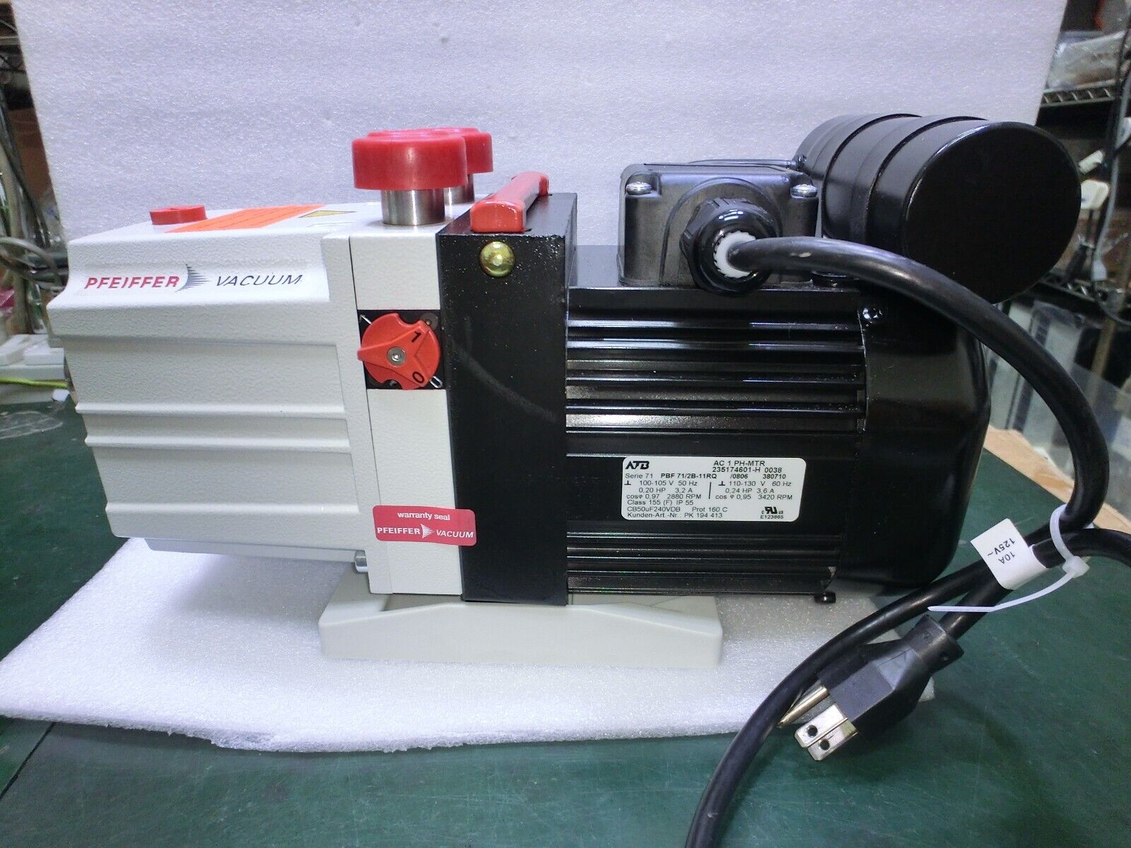 Pfeiffer Vacuum PKD41011C DUO2.5 Vacuum Pump,Unused,Ger_,95701 Pfeiffer Vacuum PKD41011C DUO2.5 Vacuum Pump,Unused,Ger_,95701