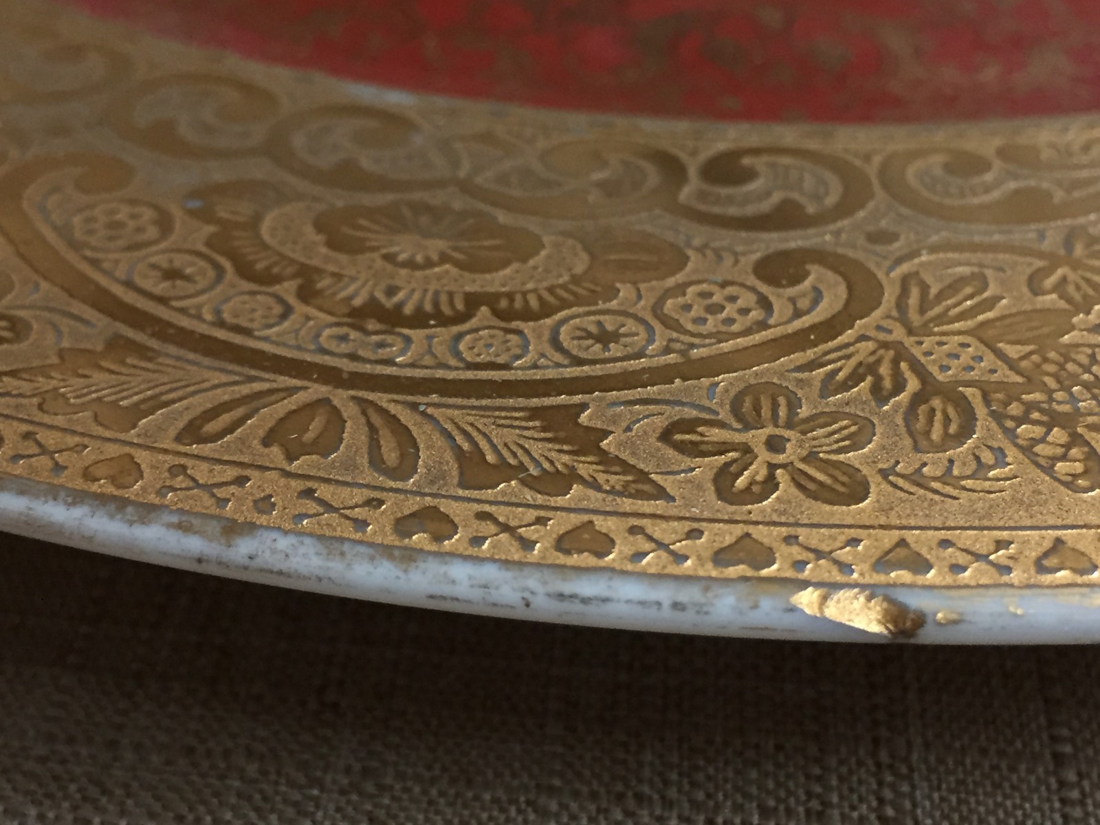 Royal-Crown China 11 Inch 22 KT. Gold Decorated Collectors Plate Colonial Scene