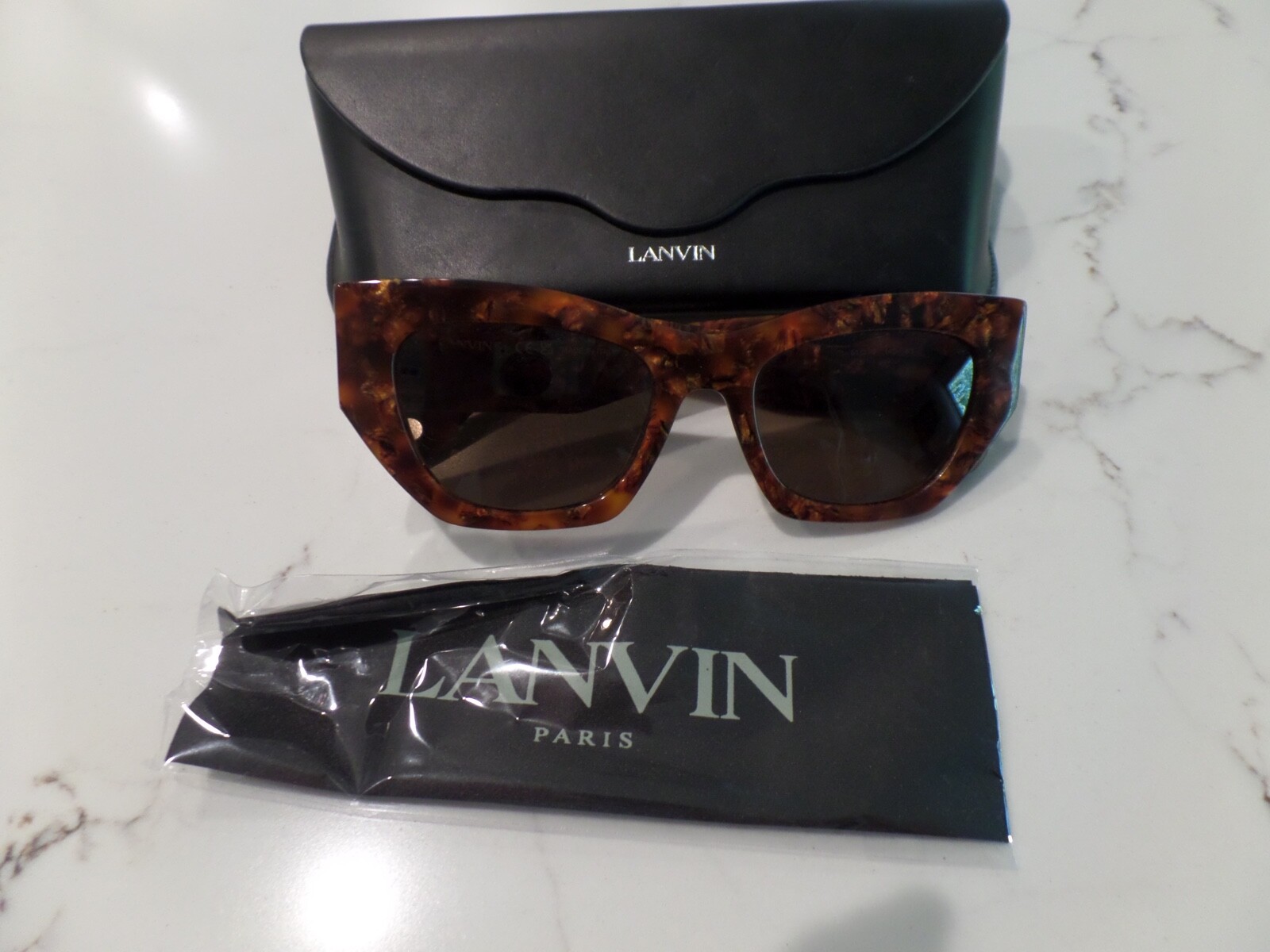 New LANVIN LNV651S 730 Modified Rectangular Sunglasses w