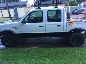 Ford courier 2001