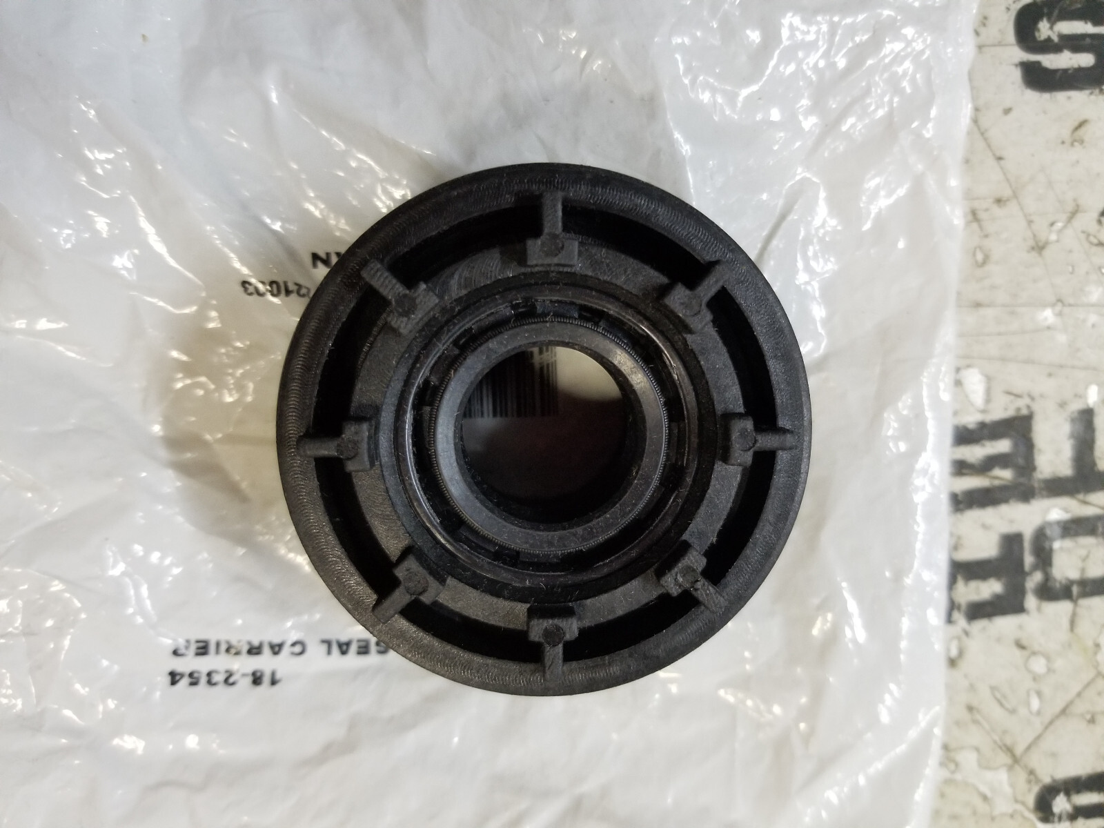 807929A1 Seal Carrier Assembly Base Fits Mercruiser Alpha One Gen II 18-2354 - Picture 3 of 3