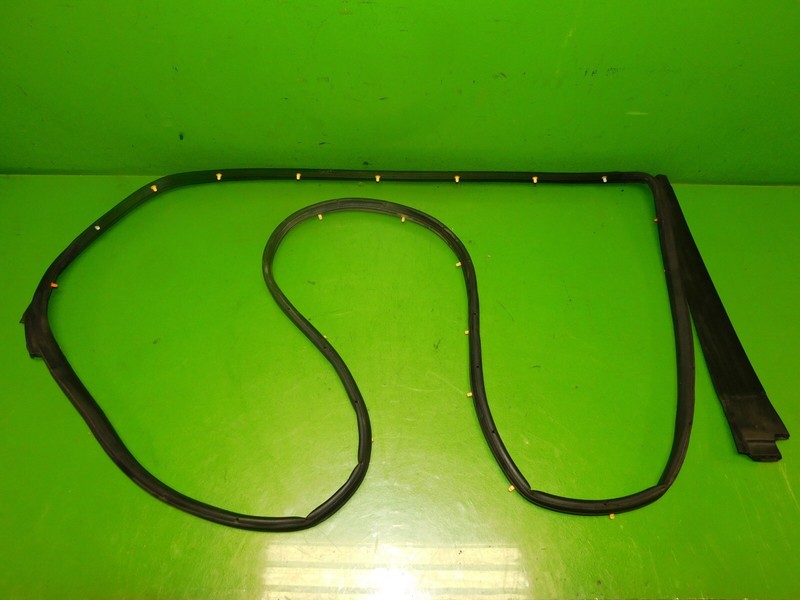 04-08 Acura TL OEM passenger rear door exterior frame rubber seal strip trim