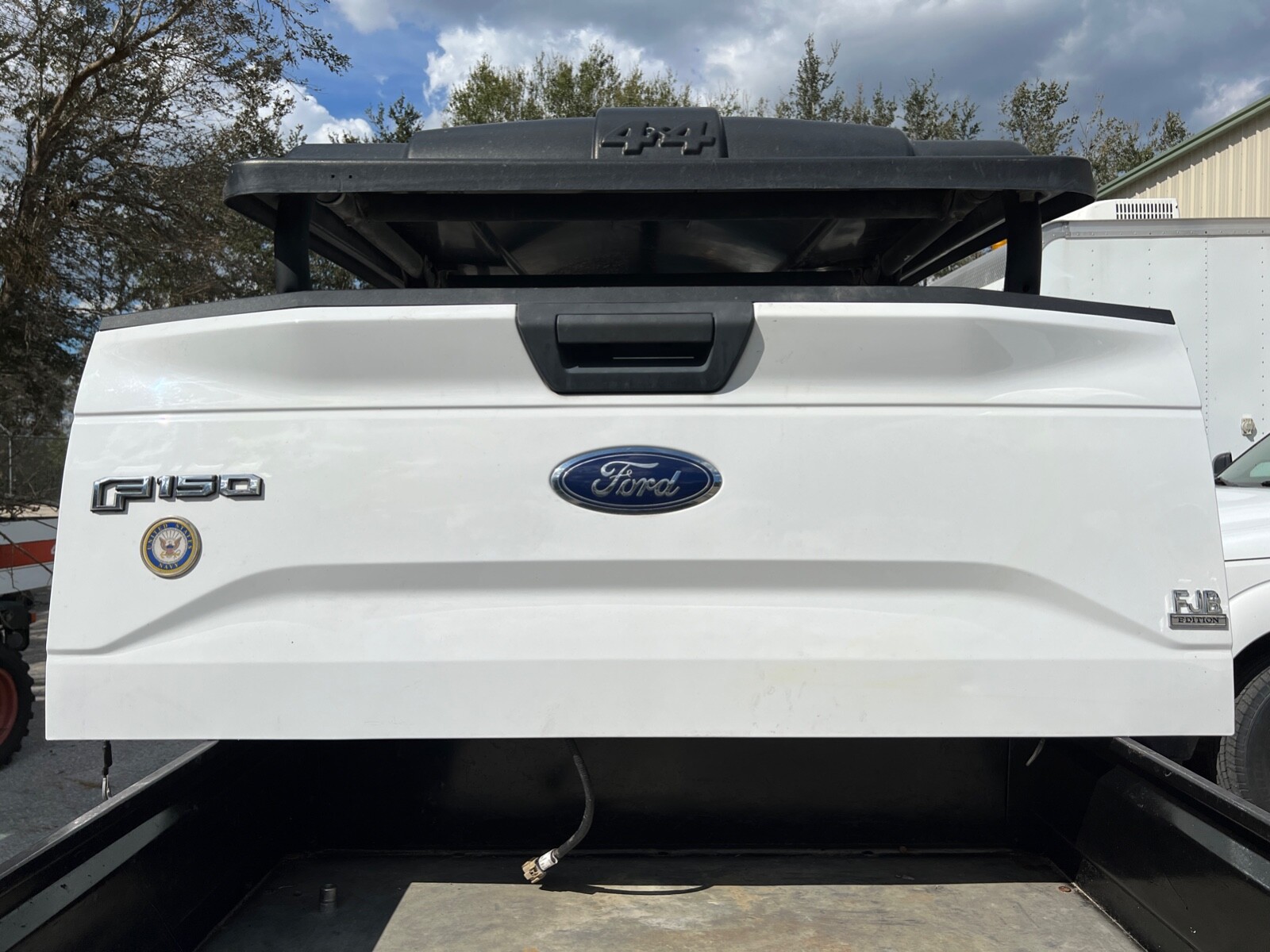 Tailgate Kit | FORD F-150 XLT 2017 Tailgate Kit | FORD F-150 XLT 2017