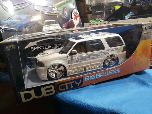 Jada Toys Big Ballers 1:18 Lincoln Navigator WHITE with Flames