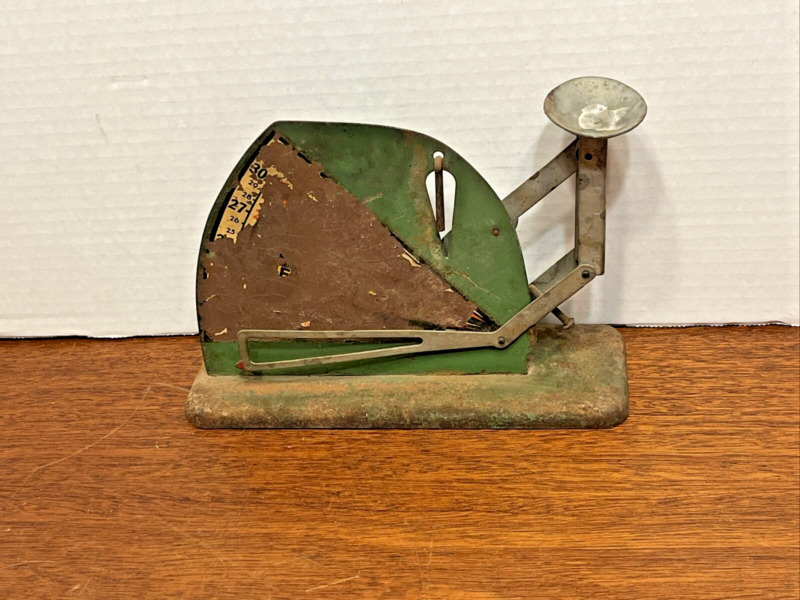 Vintage Green Egg Scale - Graphic mostly gone - counterweight works fine