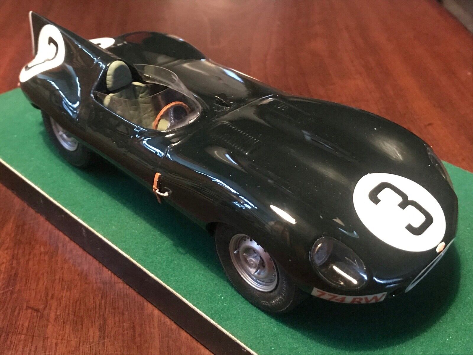 1955 Jaguar D-Type 774 RW 1/24 scale white metal kerbside die cast model 1955 Jaguar D-Type 774 RW 1/24 scale white metal kerbside die cast model