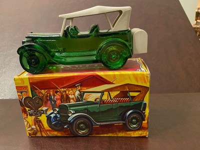 Vintage NIB AVON Maxwell '23 Green Glass Car Tribute Cologne After Shave
