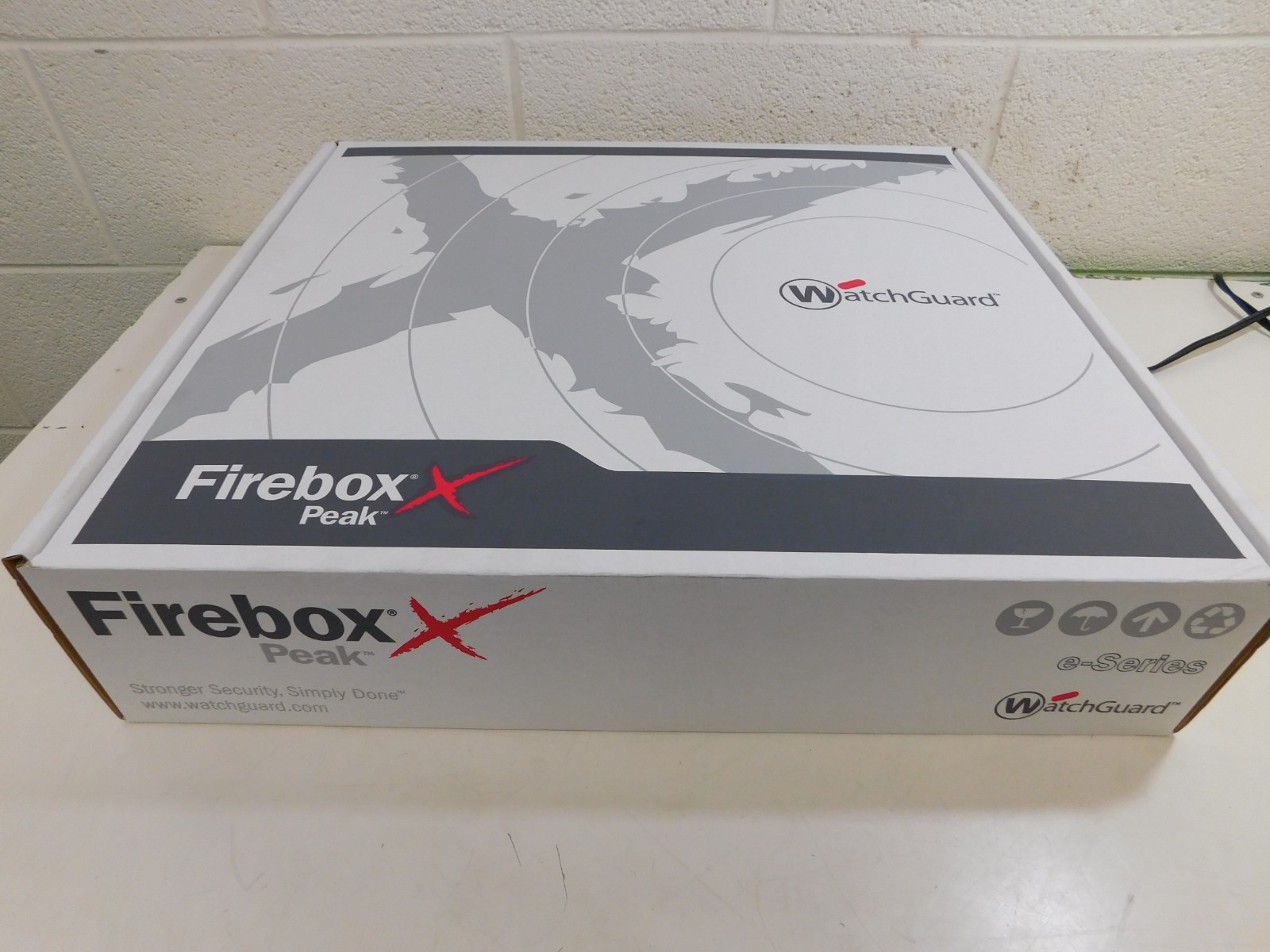 WatchGuard Firebox X Peak E-Series X8500e-F UTM Bundle - Security Appliance