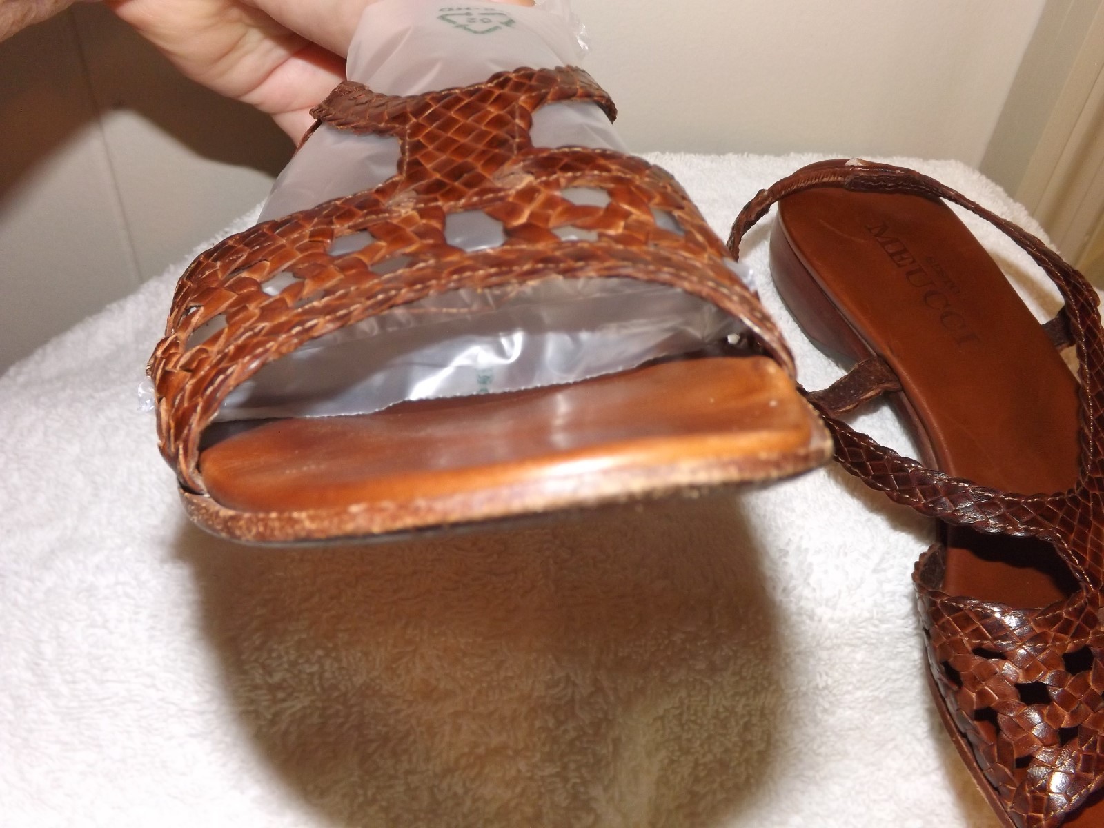 SESTO MEUCCI Ladies Leather Sandals in size 6 M in Brown    #396