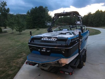 2017 supra SA350. This boat has it all.