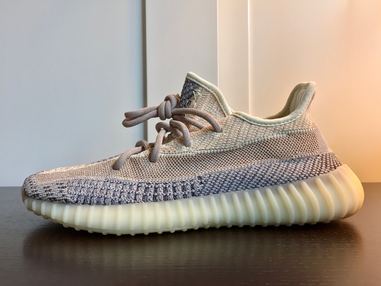 靴 adidas YEEZY BOOST 350 V2 \"ASH PEARL\" Introducing the Two-Tone Yeezy Boost 350 V2 Ash Pearl | eBay