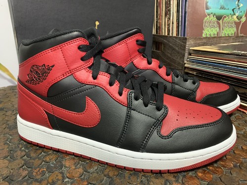 シューズ(男性用) Nike Jordan 1 Mid Bred Banned Nike Air Jordan 1 Mid Banned Black Red White 554724-074 Mens