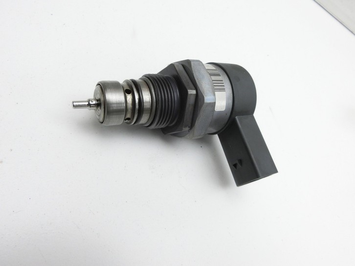 BMW 525d F10 13-17 2,0d 160KW Drucksensor Druckregelventil BMW 525d F10 13-17 27.02.2014 7801992 13537801992... Bild 2