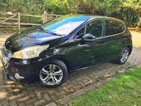 2015 Peugeot 208 1.2 VTi Allure 5dr HATCHBACK Petrol Manual