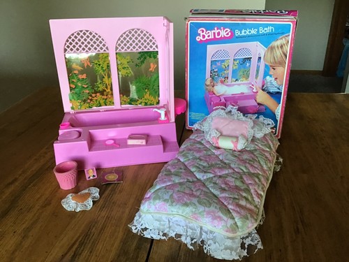 Barbie Sweet Roses Ribbons & Roses Bed & BUBBLE BATH TUB Set