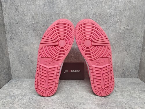 Pre-owned Jordan Level Ss/new - Air  1 Mid Strawberries Pink And Cream Women's Bq6472-186