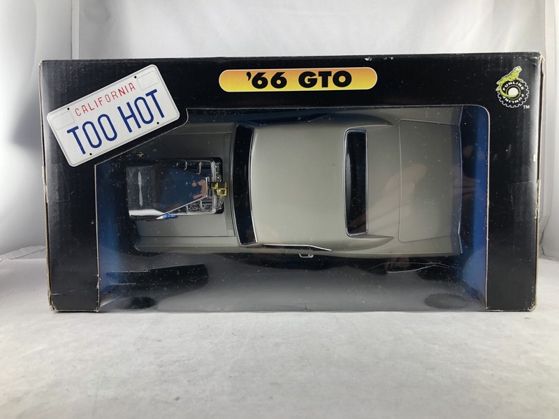 Muscle Machine 1/18 scale '66 GTO Grey Limited Edition 5,800 pcs