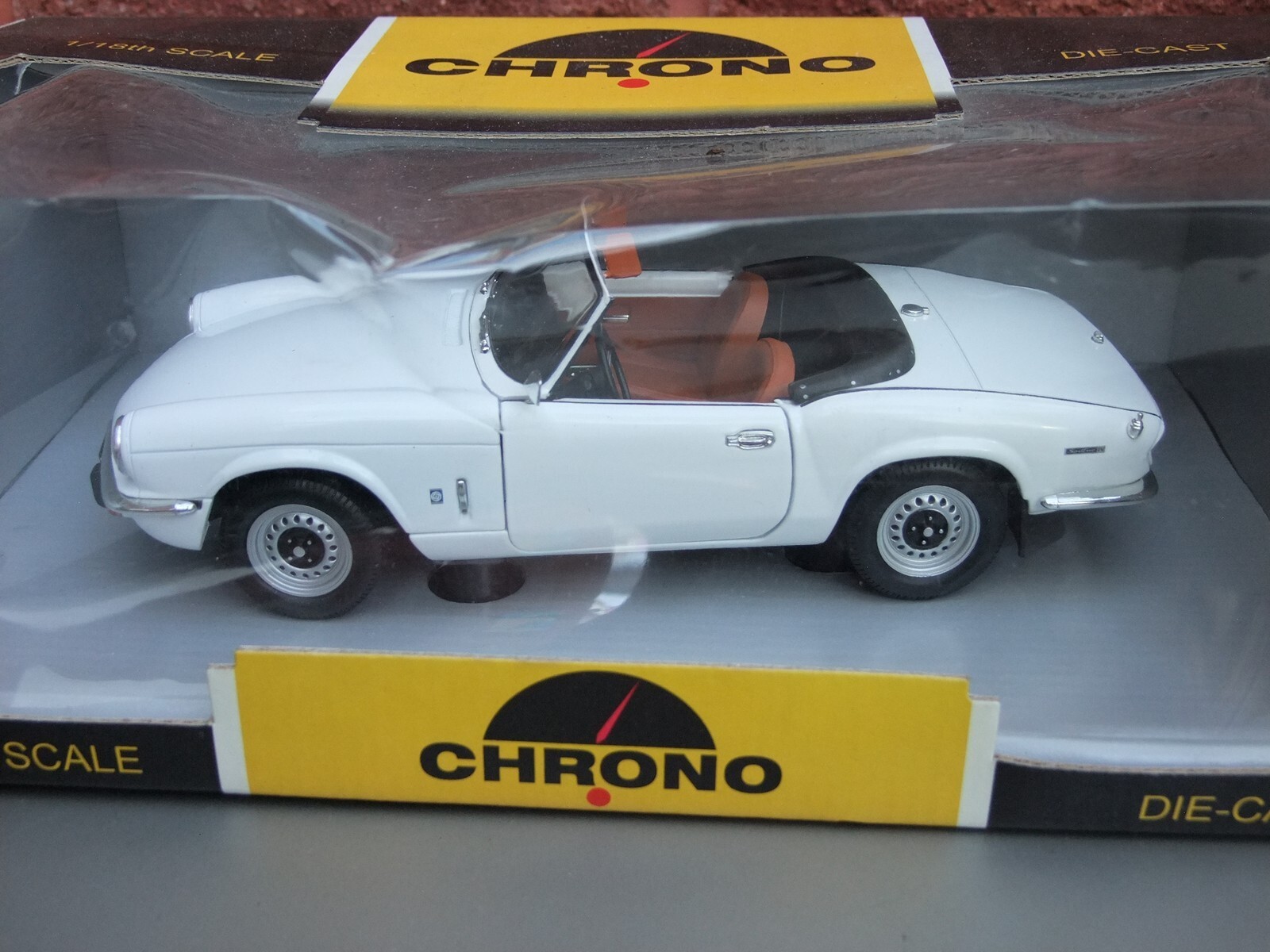 Chrono 1/18 トライアンフ スピットファイア 1970 ダイキャスト SunStar（おもちゃ） 1970 Triumph Spitfire MK IV grn 1/18 Sun