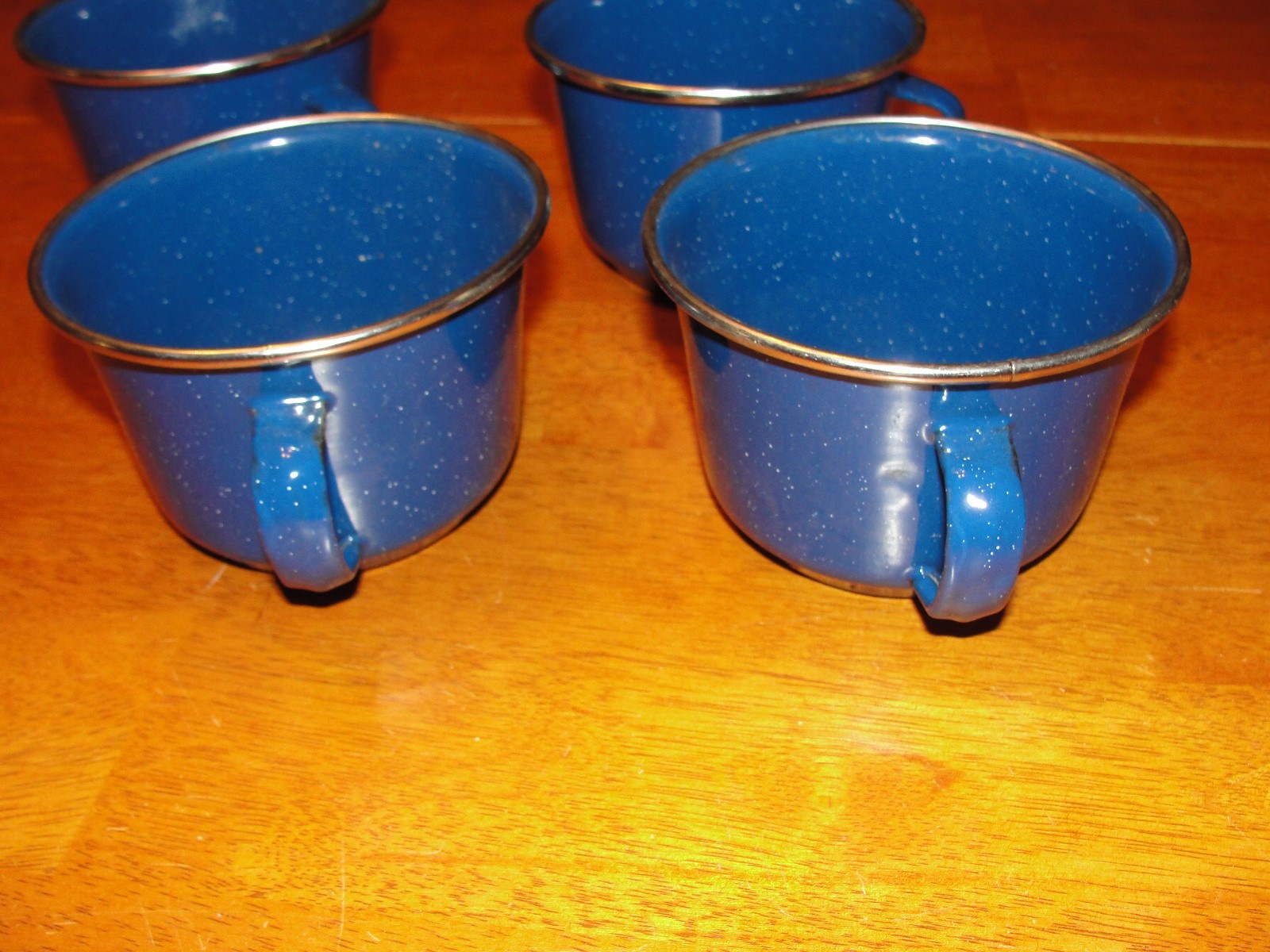 Great Vintage Lot of 4 Graniteware / Enamelware Coffee Cups