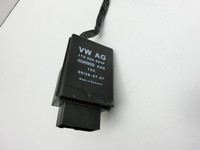 VW Touran 1T3 06-10 Steuergerät ECU Modul für Kraftstoffpumpe VW Touran 1T3 06-10 25.09.2009 1T0906093F gebraucht Vorschau 2