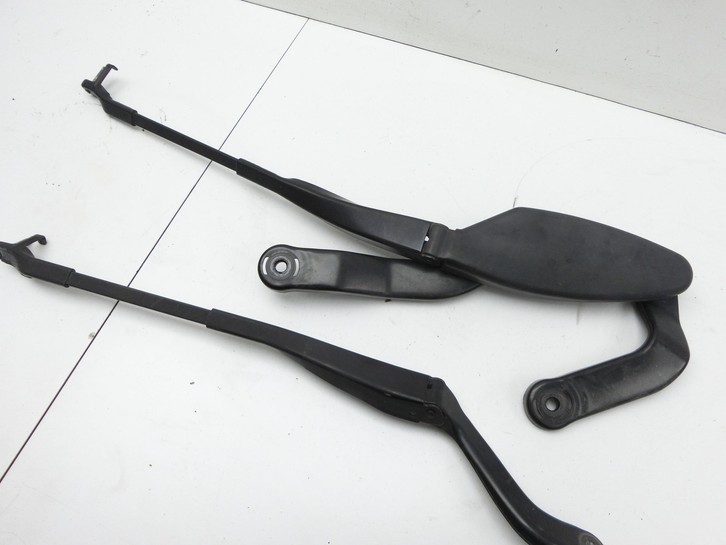 Mercedes C219 CLS 350 08-10 2x Scheibenwischer Wischarm Vorne Mercedes C219 CLS 350 08-10 07.12.2010 A2118201544... Bild 2