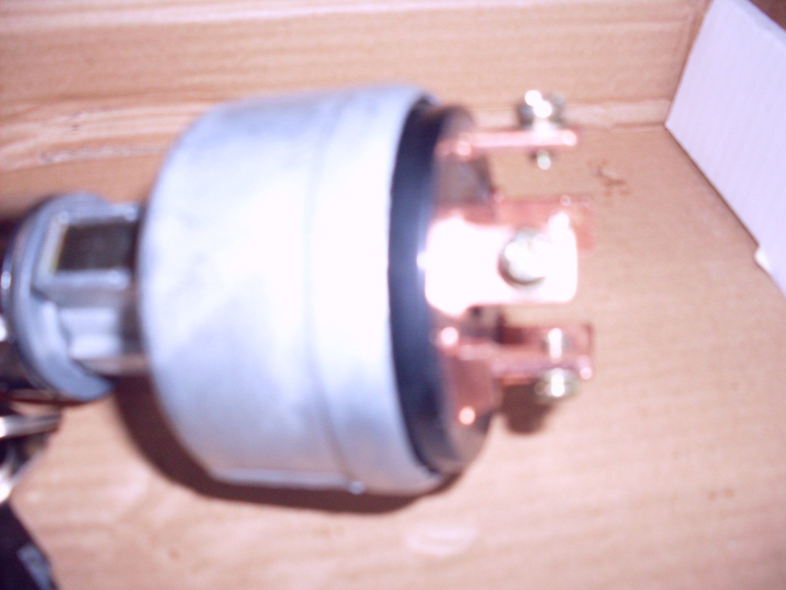 John deere 650 750 850 900 950 1050 1250 1450 1650 key ignition switch CH11696