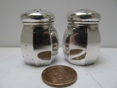 Vintage Mini Salt /& Pepper Shakers plus one
