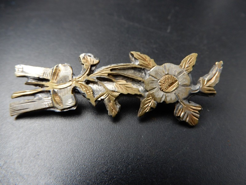 Charmante Broche 1914-18  Artisanat Des TranchÃ©S Joli Bijou Aluminium Et Laiton