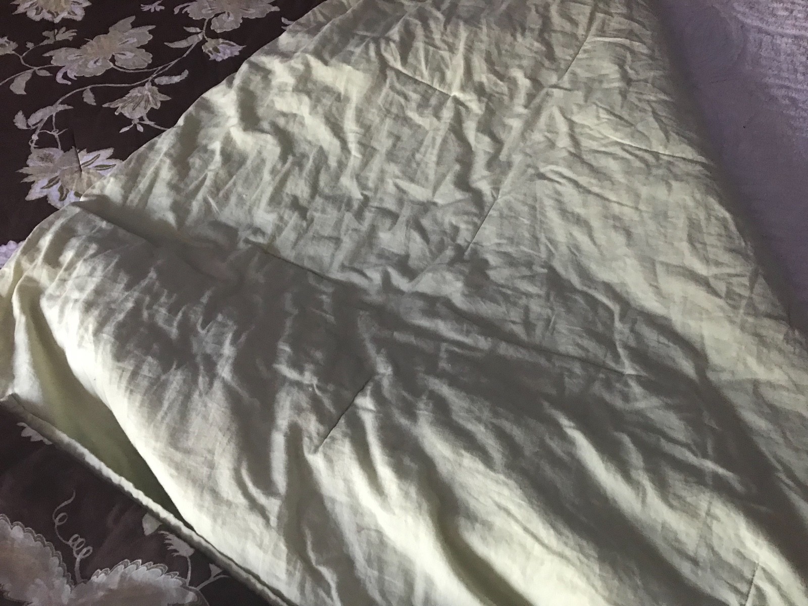 VTG Casual Home Brown Green Quilted Quilt 104x92 King Size Floral Fluffy Soft