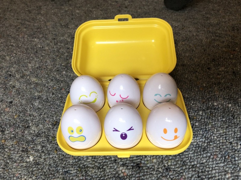 tomy eggs entertainer