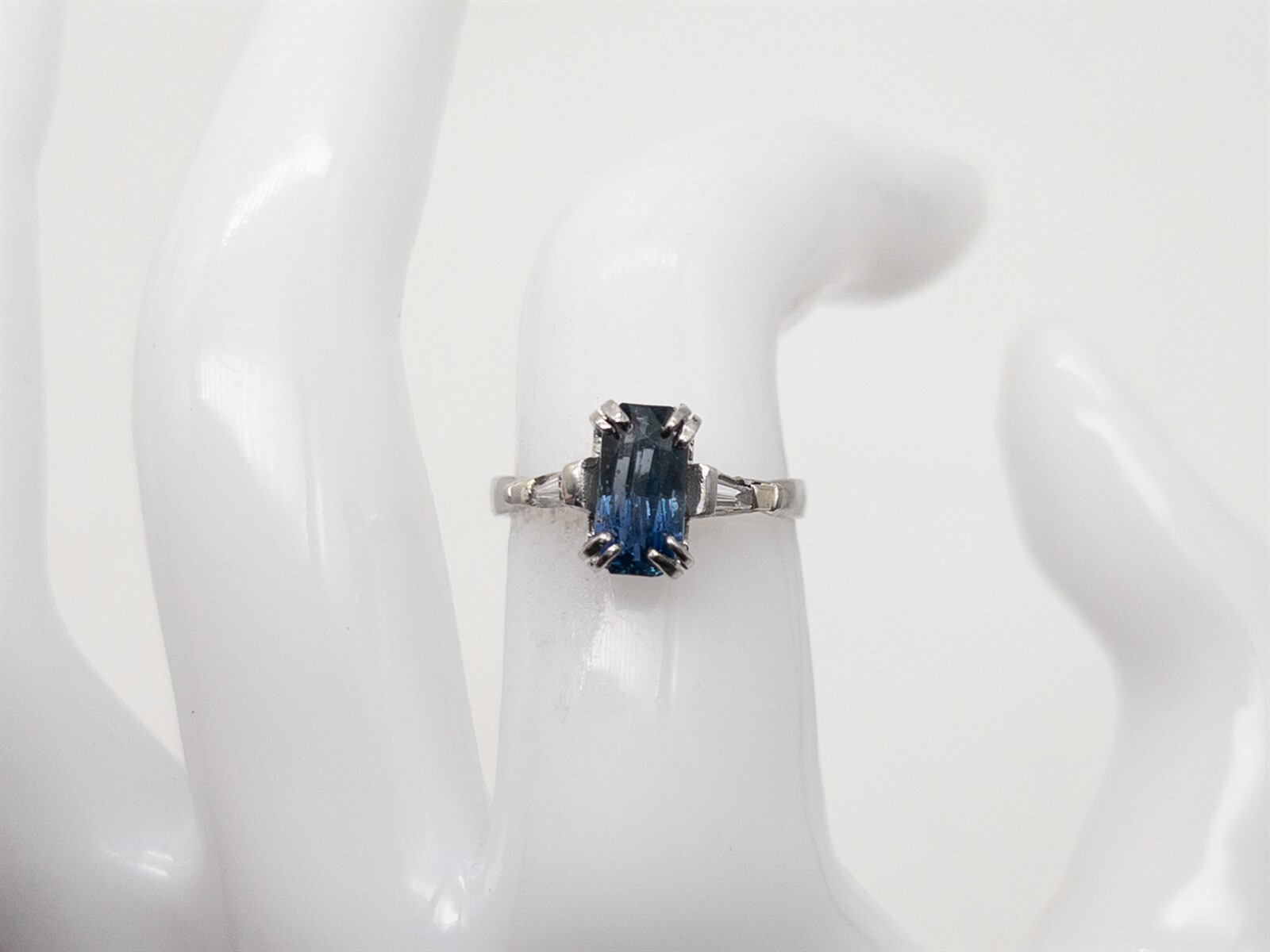 Vintage 1940s $8000 CERTIFIED 1.76ct BLUE Sapphire NO HEAT