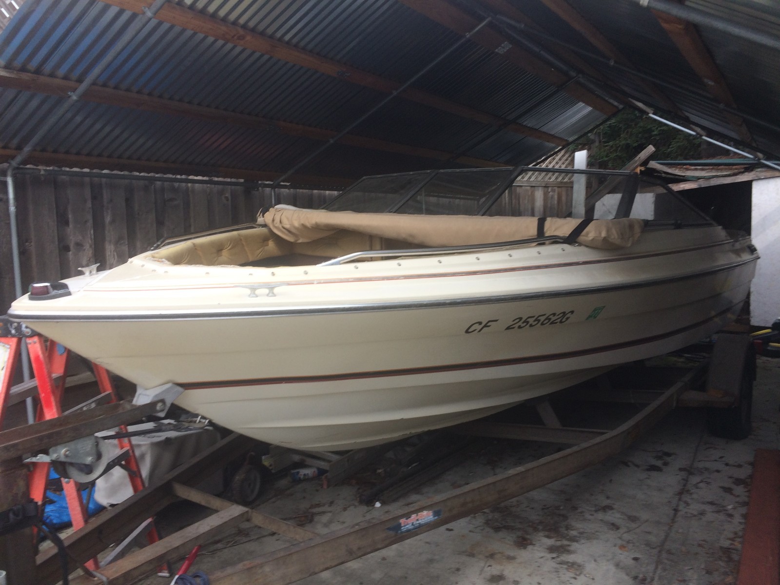 1982 Bayliner Capri 19' Bowrider & Trailer - California