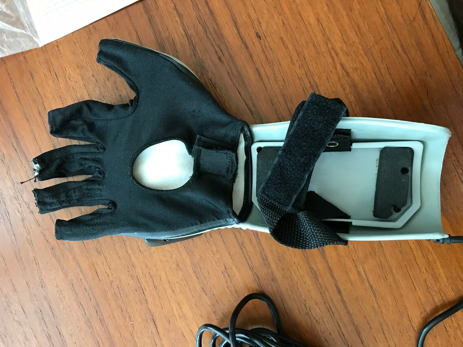 Nintendo Power Glove Size L, CIB, Tested, Great Condition!