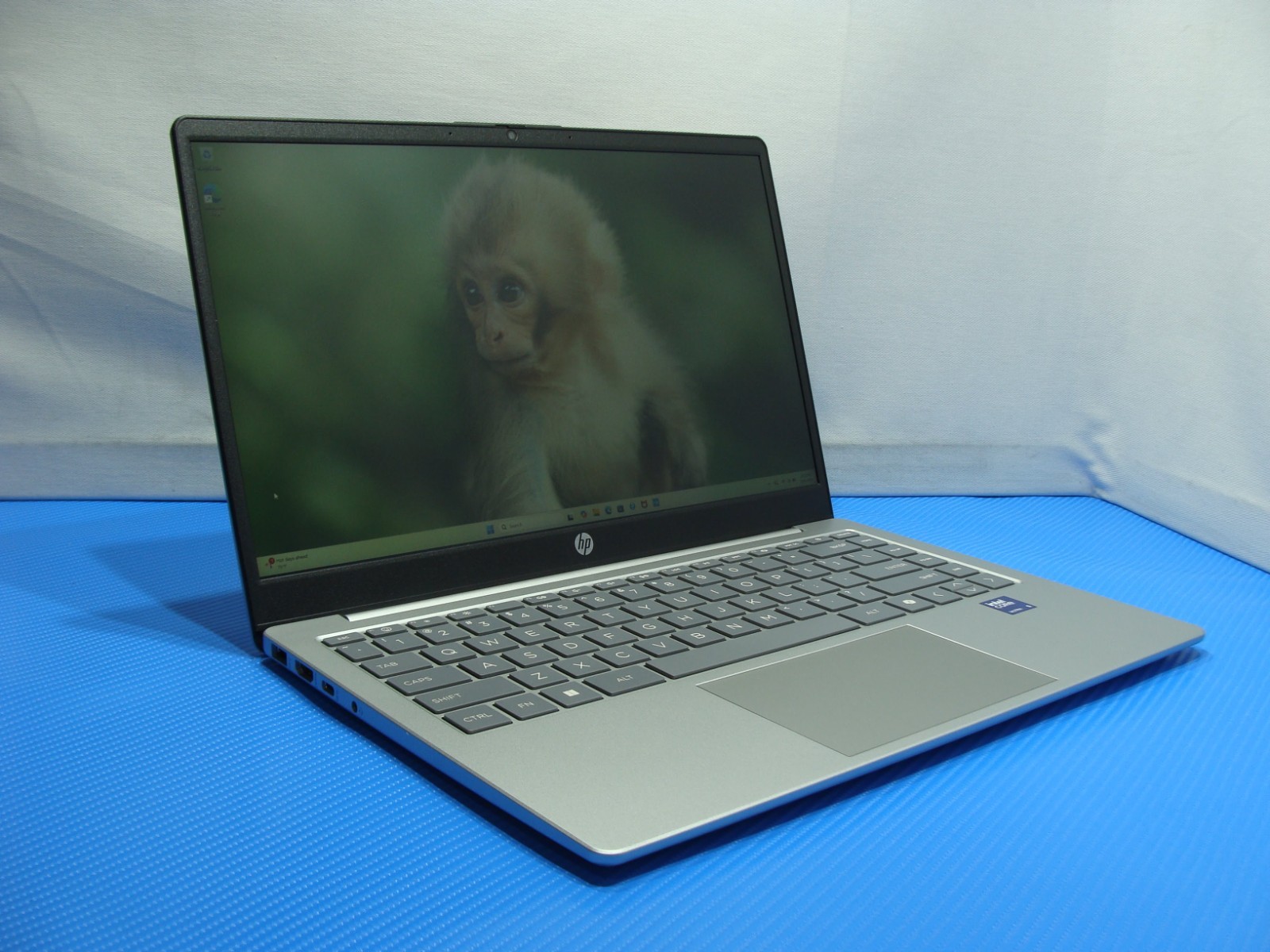 HP 14-hc0037nr 14" FHD Ultra 5 225U 8GB RAM 256GB SSD Win 11 Home - Thumbnail 2