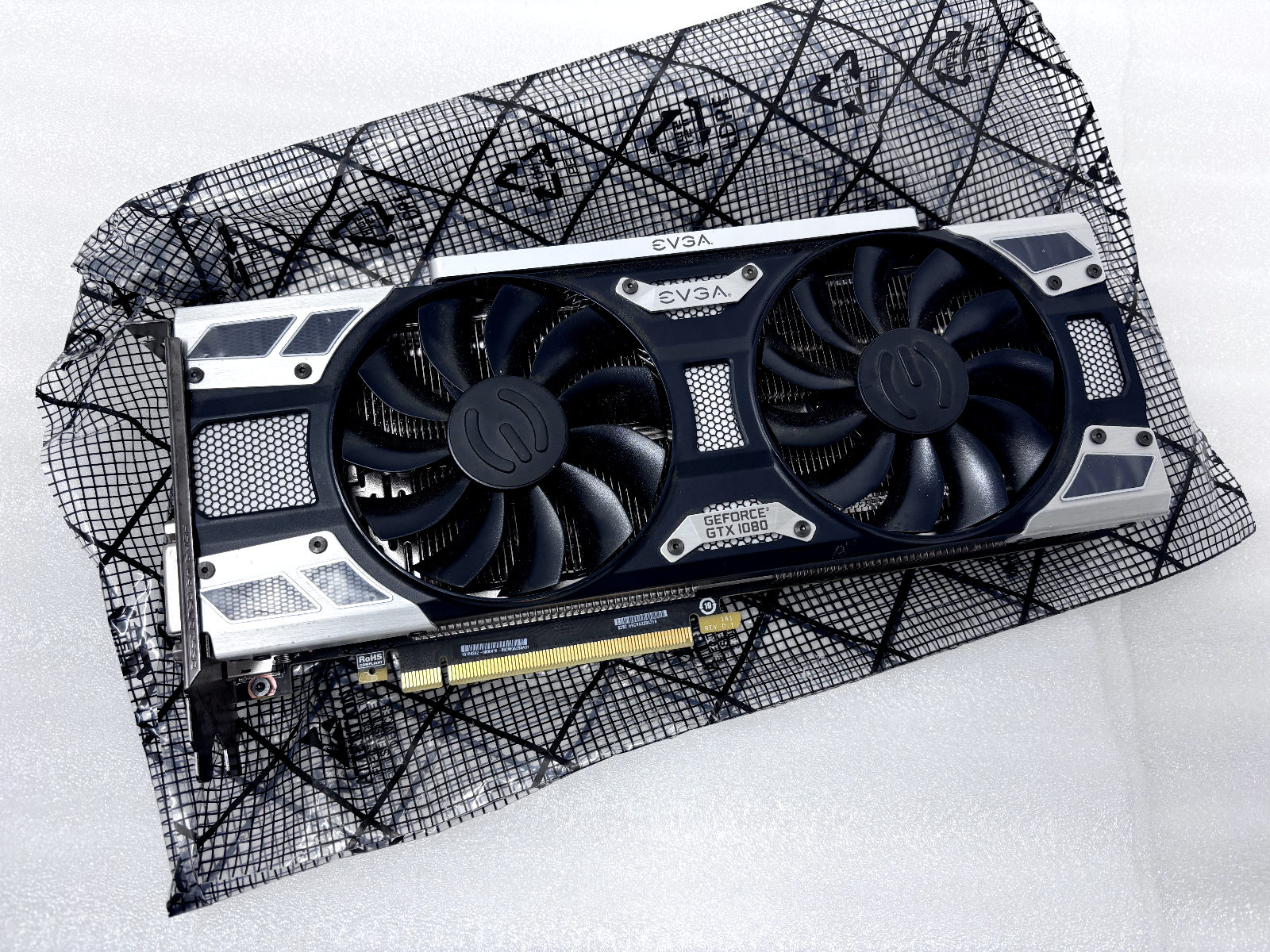 EVGA GeForce GTX 1080 8GB GDDR5X Graphics Card 08G-P4-6282-KB | eBay EVGA GeForce GTX 1080 8GB GDDR5X Graphics Card 08G-P4-6282-KB | eBay