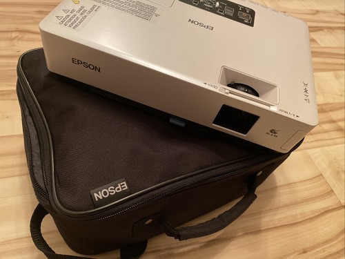 Epson Wireless Projektor Beamer EMP-1715 LCD Projector mit Transporttasche